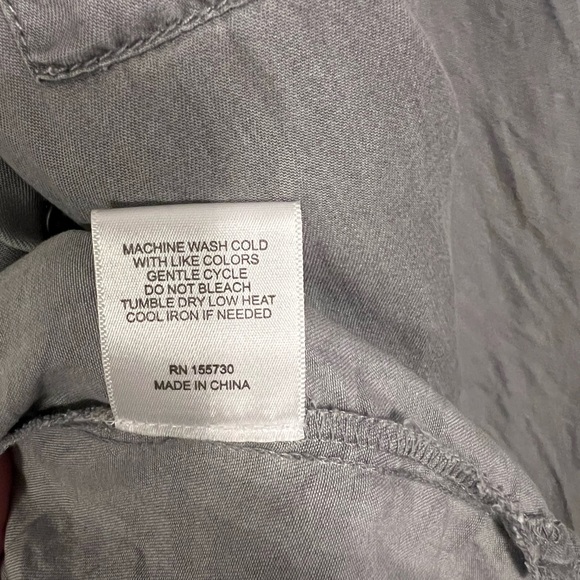 Jane and Delancey Gray Shirt - Picture 5 of 5